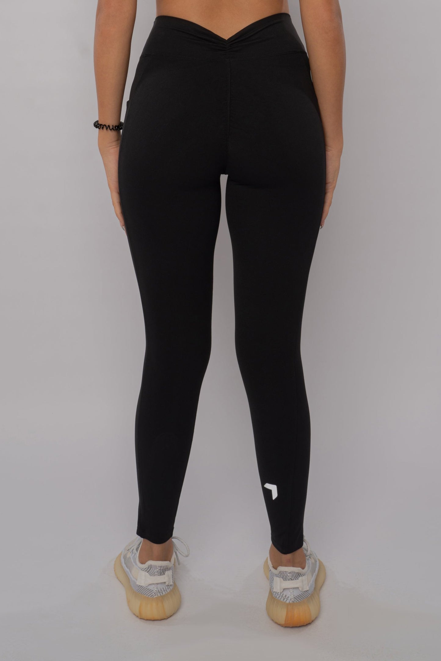 Soft Contrast-Trim Leggings Black with pockets
