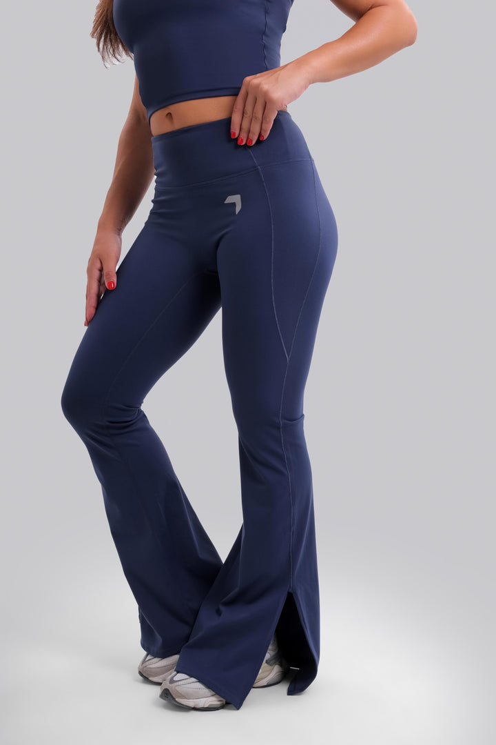 Aura Scrunch Flared Leggings Navy